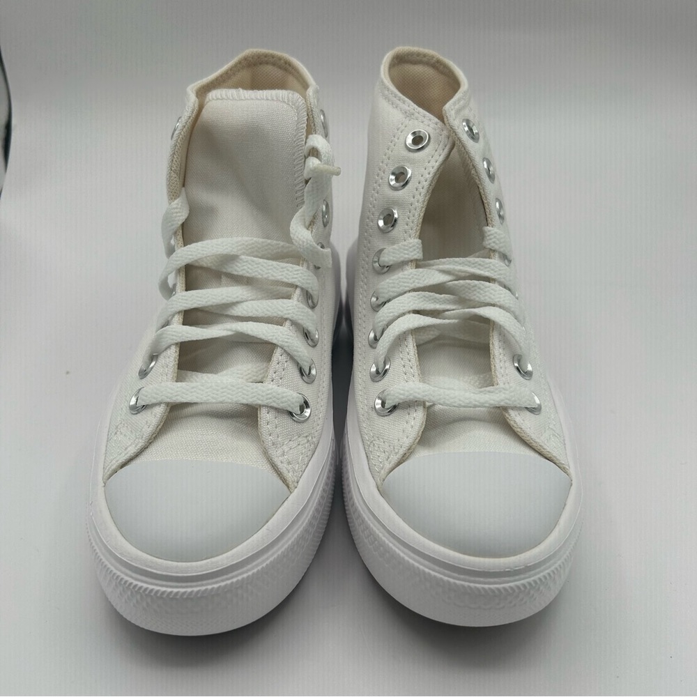 New Women’s Converse All Star Chuck Taylor White 5.5 US